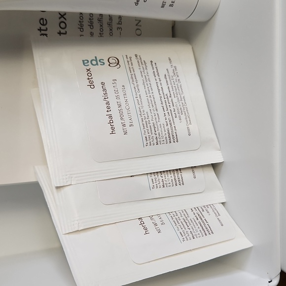 BeautiControl Spa Detox " The Ultimate Detox Kit" - Picture 2 of 12